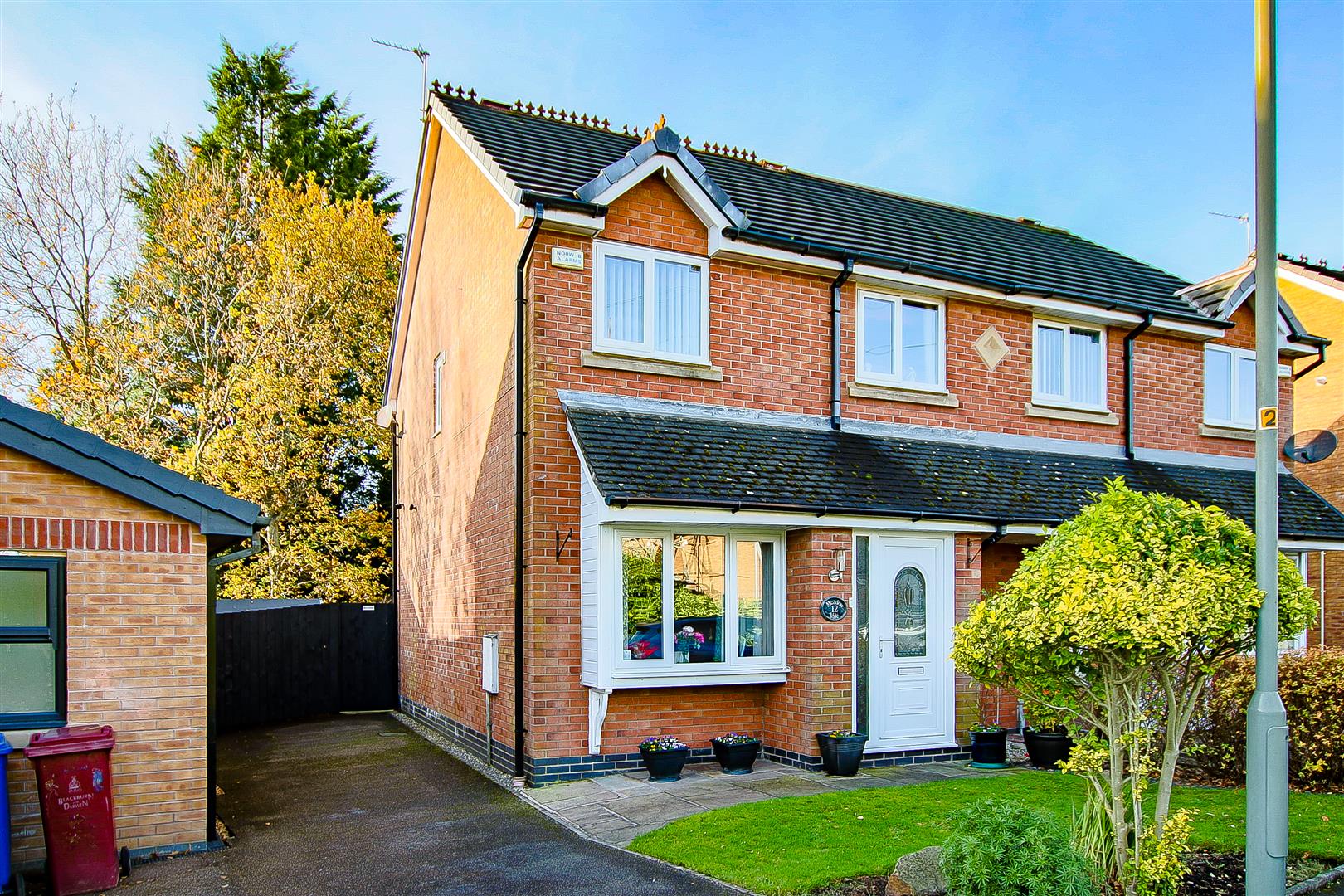 3 Bed Semi-detached House For Sale - Main Image